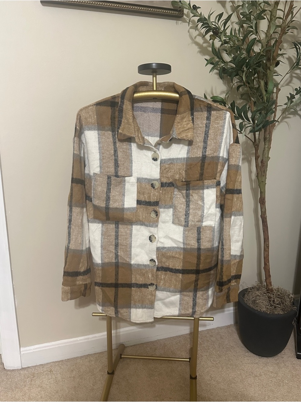 Teddy Plaid Button-Up Jacket in Camel & White